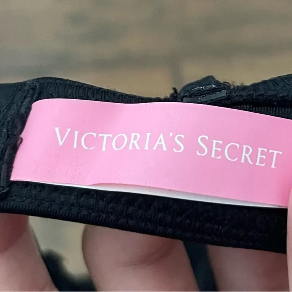 Victoria Secret Bikini Top - Picture 2 of 5